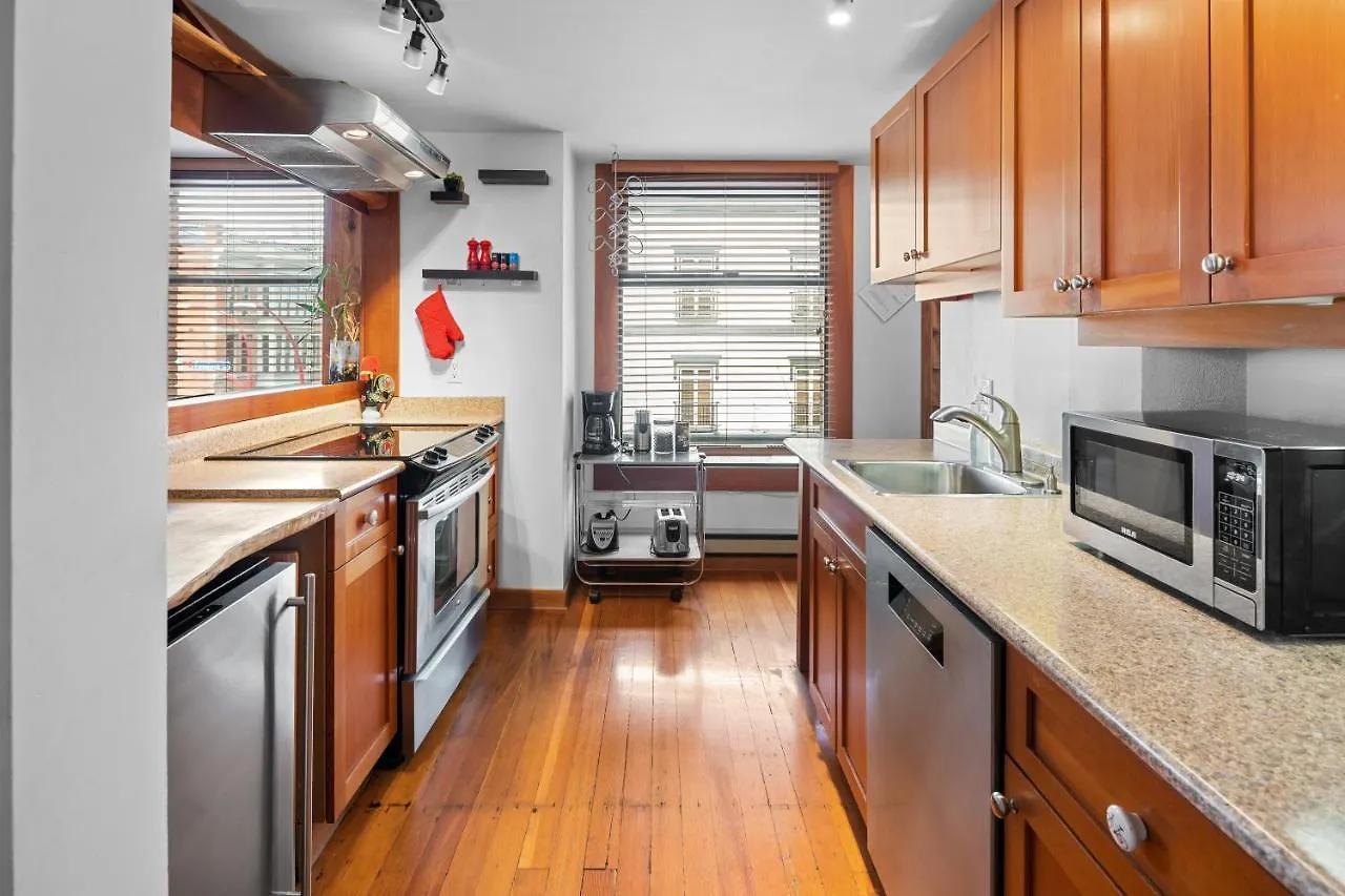 Bridge View Suite By Iris Properties! Victoria Holiday home